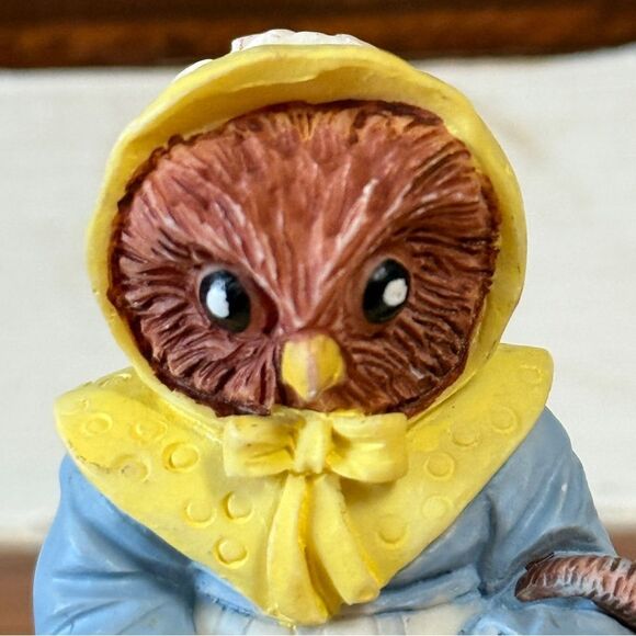 Vintage JC 1991 Tiny Mrs Owl miniature collectable figurine with Basket - Picture 10 of 10